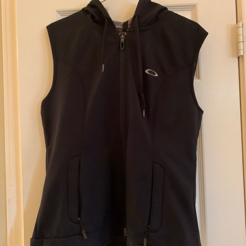Oakley  vest